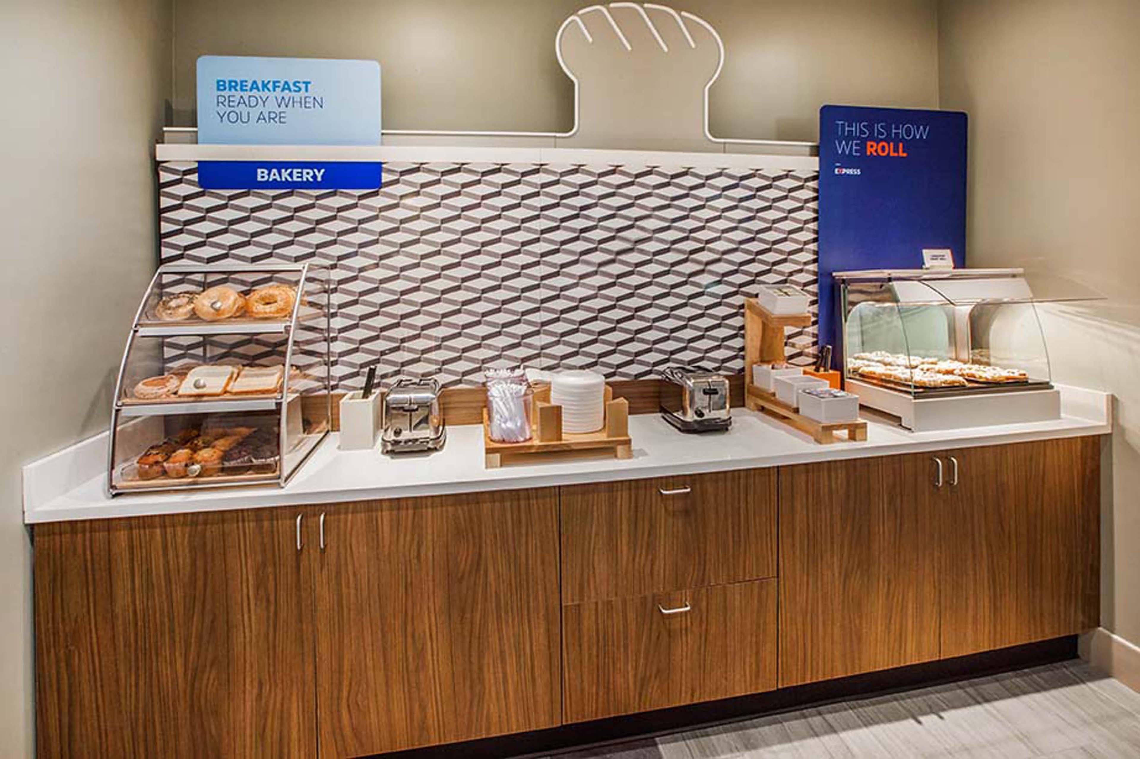 Holiday Inn Express Chapel Hill By Ihg Exterior foto